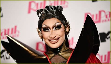 Anetra Drag Queen Ethnicity, Race, Parents, Age, Height, Net Worth